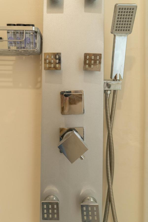 Dema Luxury Suites - Perikleous E8 Athene Buitenkant foto